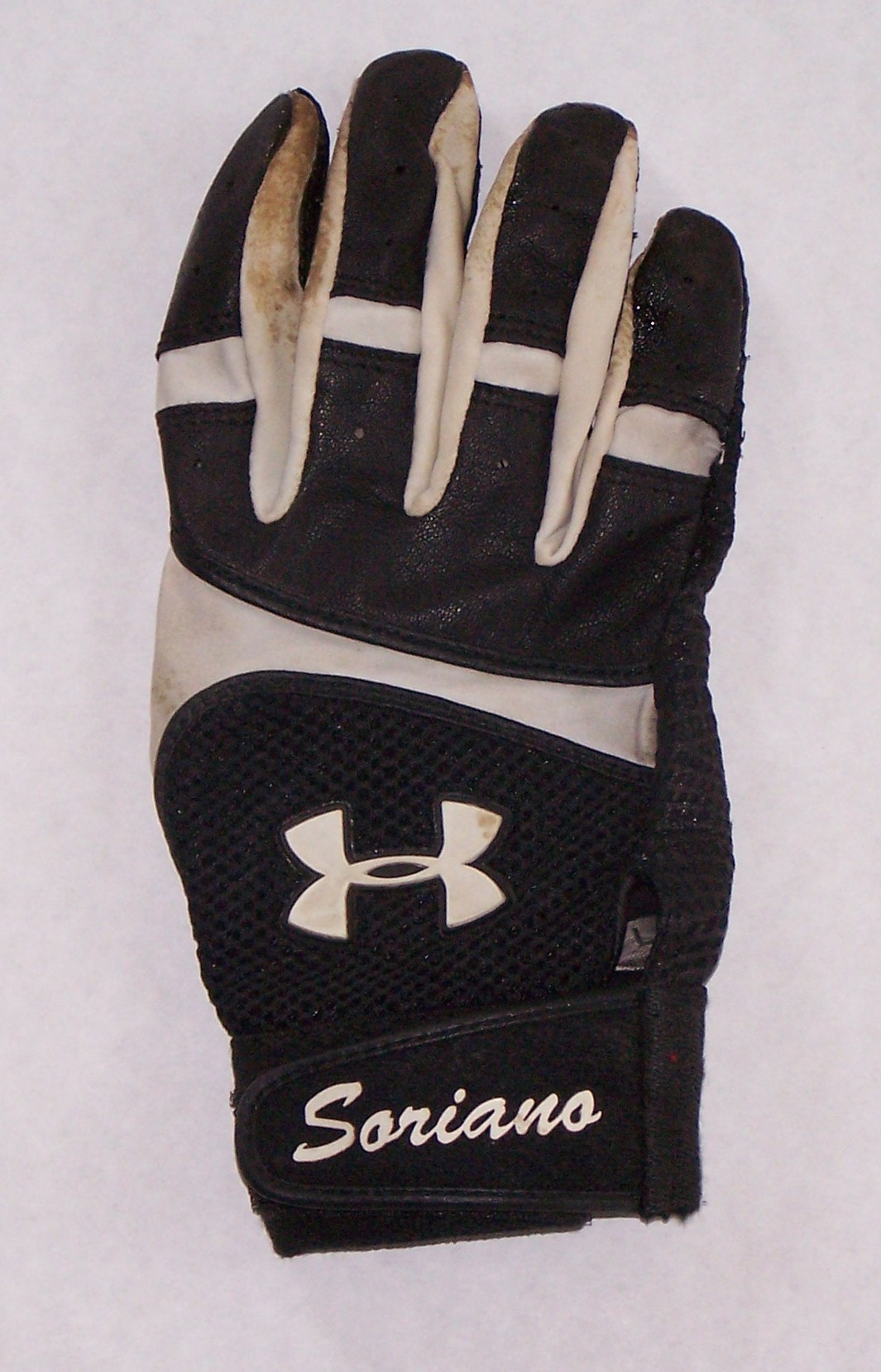 Name:  soriano_batting_glove1.jpg
Views: 1775
Size:  307.5 KB