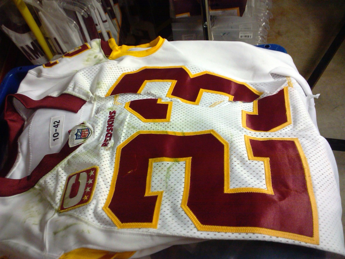 Name:  deangelo_hall_jersey2.jpg
Views: 879
Size:  246.1 KB