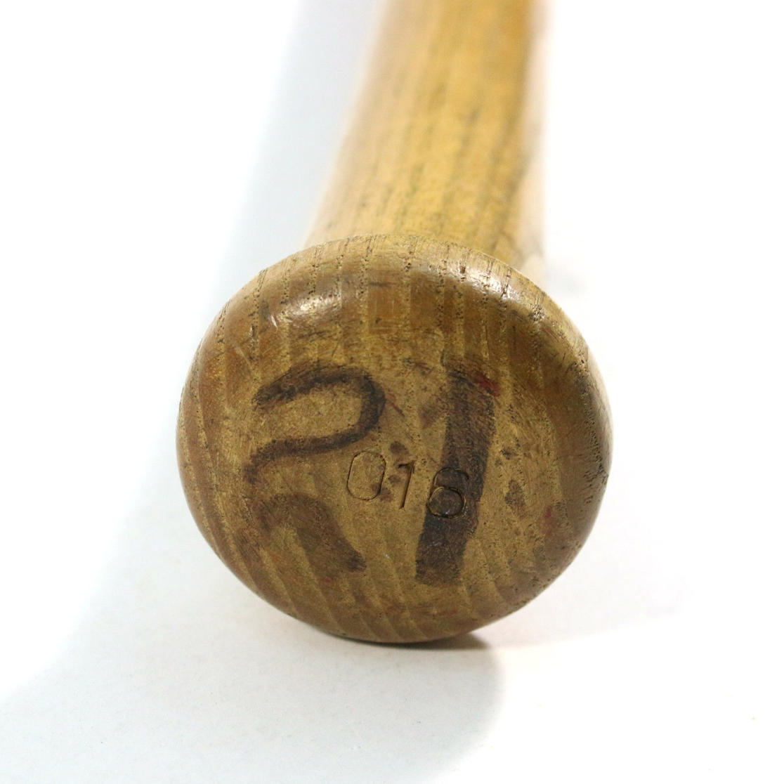 Name:  ROBERTO CLEMENTE DICK GROAT knob close up bat 1961-62 GAME USED PITTSBURGH PIRATES LOUISVILLE BA.jpg
Views: 663
Size:  86.5 KB